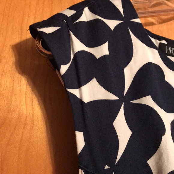 Dress - Picture 2 of 7